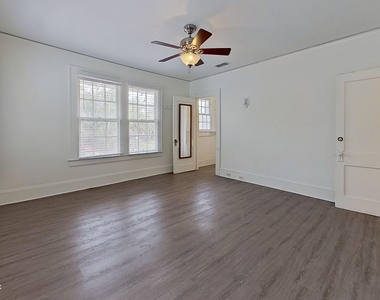 2210 Myra Street - Photo Thumbnail 10