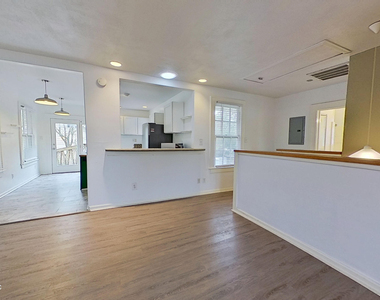 2210 Myra Street - Photo Thumbnail 11