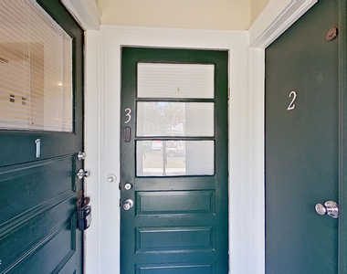 2210 Myra Street - Photo Thumbnail 2