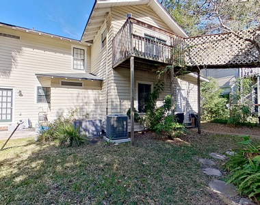 2210 Myra Street - Photo Thumbnail 14