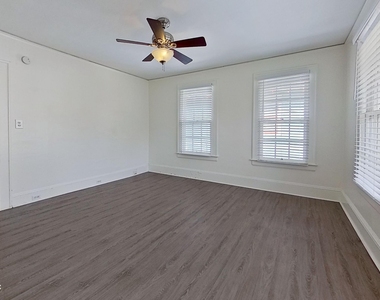 2210 Myra Street - Photo Thumbnail 9
