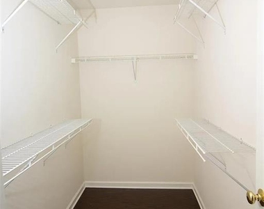 5142 Manerdale Drive Se - Photo Thumbnail 6