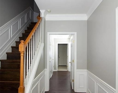 5142 Manerdale Drive Se - Photo Thumbnail 1