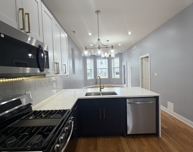 1837 S Harding Avenue - Photo Thumbnail 2
