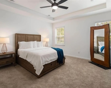 1735 Wellston Drive - Photo Thumbnail 8