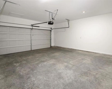 1735 Wellston Drive - Photo Thumbnail 15