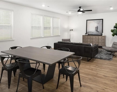 1735 Wellston Drive - Photo Thumbnail 3