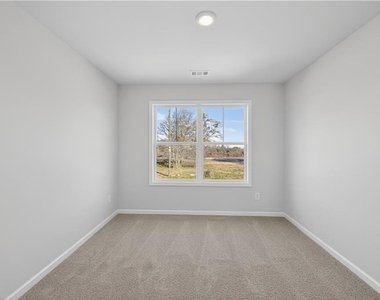548 Madison St - Photo Thumbnail 31