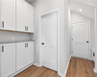 548 Madison St - Photo Thumbnail 21