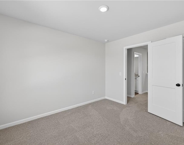 548 Madison St - Photo Thumbnail 32