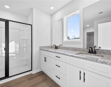 548 Madison St - Photo Thumbnail 26
