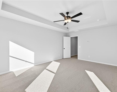 548 Madison St - Photo Thumbnail 5
