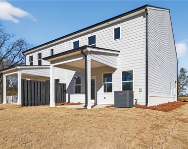 548 Madison St - Photo Thumbnail 7