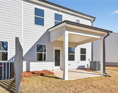 548 Madison St - Photo Thumbnail 8