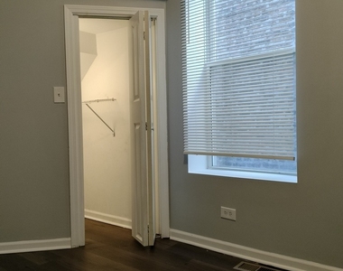 5725 S Green Street - Photo Thumbnail 9