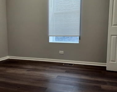 5725 S Green Street - Photo Thumbnail 10