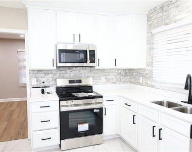 1876 Sandtown Road Sw - Photo Thumbnail 4