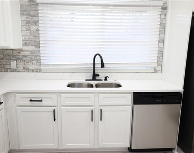1876 Sandtown Road Sw - Photo Thumbnail 2