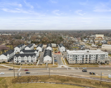 103 E Crystal Lake Avenue - Photo Thumbnail 34