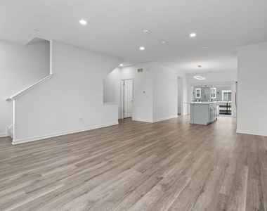 103 E Crystal Lake Avenue - Photo Thumbnail 7