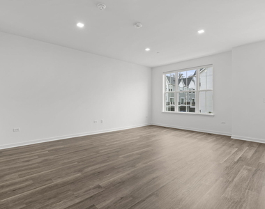 103 E Crystal Lake Avenue - Photo Thumbnail 5