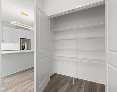 103 E Crystal Lake Avenue - Photo Thumbnail 15