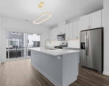 103 E Crystal Lake Avenue - Photo Thumbnail 1