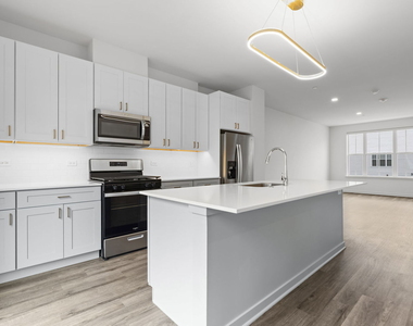 103 E Crystal Lake Avenue - Photo Thumbnail 2