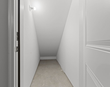 103 E Crystal Lake Avenue - Photo Thumbnail 30