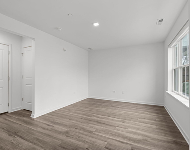 103 E Crystal Lake Avenue - Photo Thumbnail 26