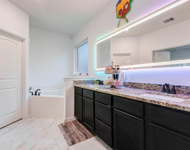 22127 Roxanne Field Lane - Photo Thumbnail 19