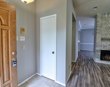 9203 Danforth Way - Photo Thumbnail 4