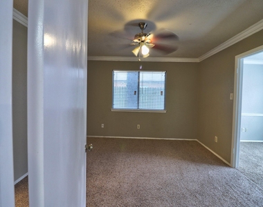 9203 Danforth Way - Photo Thumbnail 12
