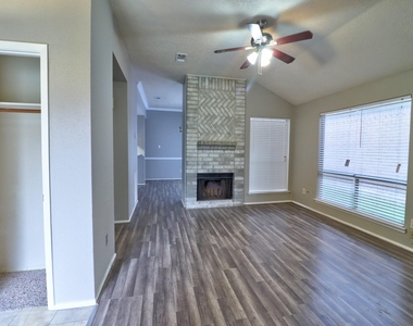9203 Danforth Way - Photo Thumbnail 5
