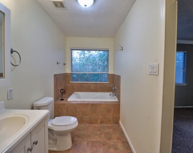 9203 Danforth Way - Photo Thumbnail 17