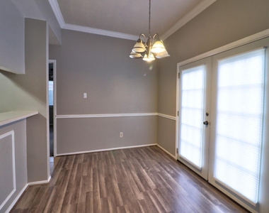 9203 Danforth Way - Photo Thumbnail 6