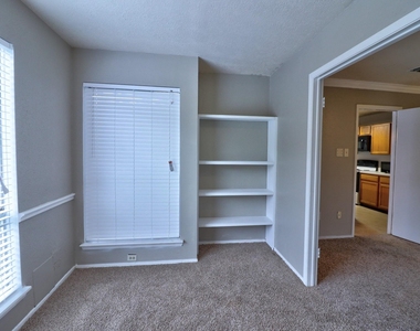 9203 Danforth Way - Photo Thumbnail 15
