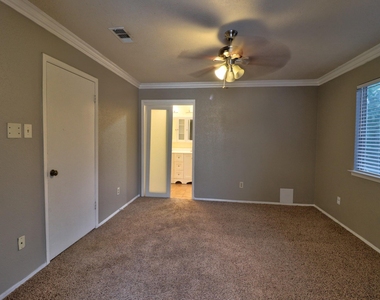 9203 Danforth Way - Photo Thumbnail 13