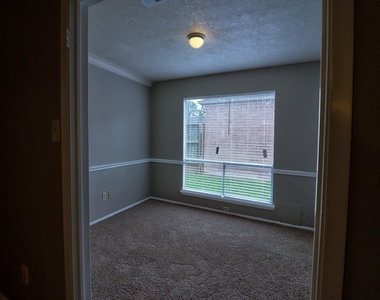 9203 Danforth Way - Photo Thumbnail 14