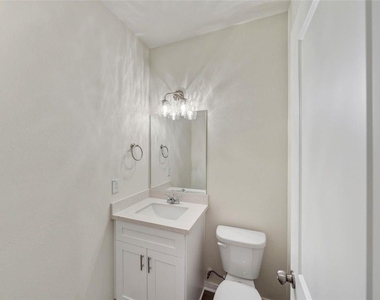 708 West Dallas Street - Photo Thumbnail 11