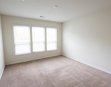216 N Lynx Trail - Photo Thumbnail 18