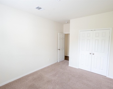 216 N Lynx Trail - Photo Thumbnail 27