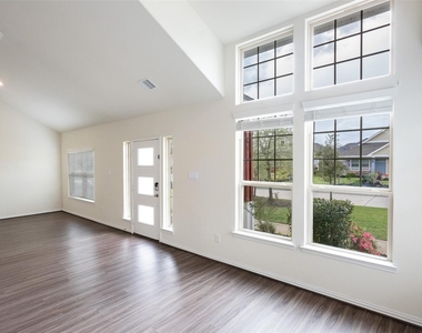 216 N Lynx Trail - Photo Thumbnail 5