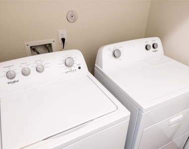 216 N Lynx Trail - Photo Thumbnail 43