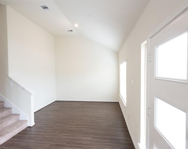 216 N Lynx Trail - Photo Thumbnail 11