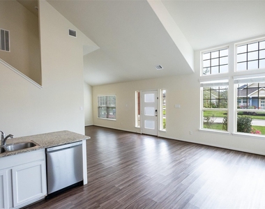 216 N Lynx Trail - Photo Thumbnail 7