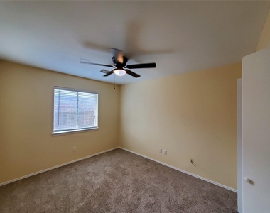 1413 Bridle Path Path - Photo Thumbnail 14