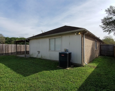 1413 Bridle Path Path - Photo Thumbnail 25