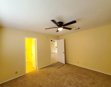 1413 Bridle Path Path - Photo Thumbnail 11