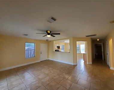 1413 Bridle Path Path - Photo Thumbnail 6